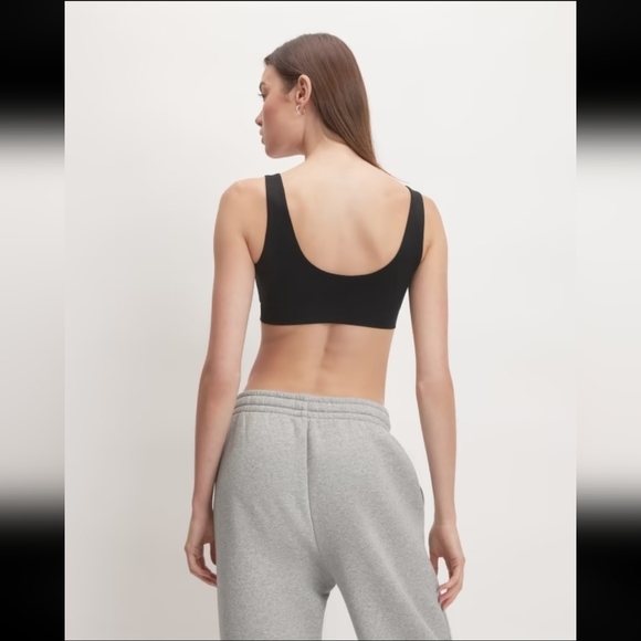Everlane The Perform Tank Bra in Black•S - Picture 2 of 5